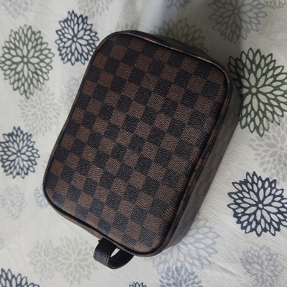 Accessories - Makeup / Toiletry  Bag